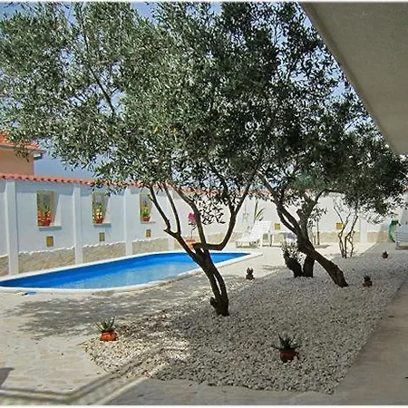Aparthotel Fresh Dar Orlic 3*