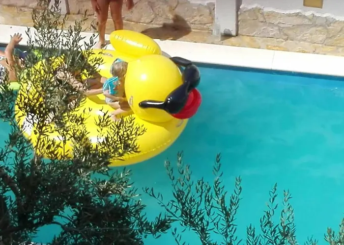 清新达尔奥尔里克公寓 3* 特罗吉尔